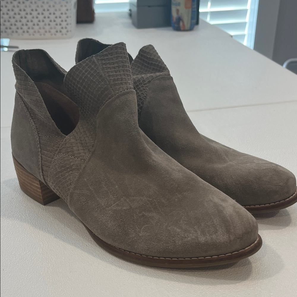 Seychelles Gray Ankle Boots
